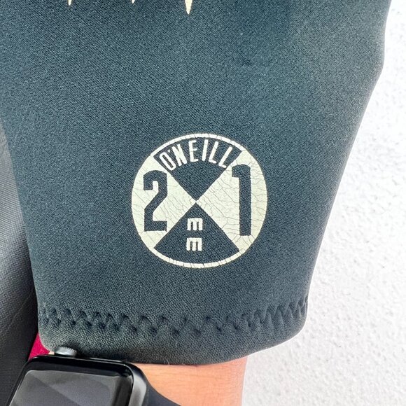 O'Neill Black & Red Spring Suit Size M - Picture 9 of 12